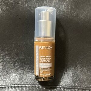 Revlon Tan Foundation Smooth Medium Coverage